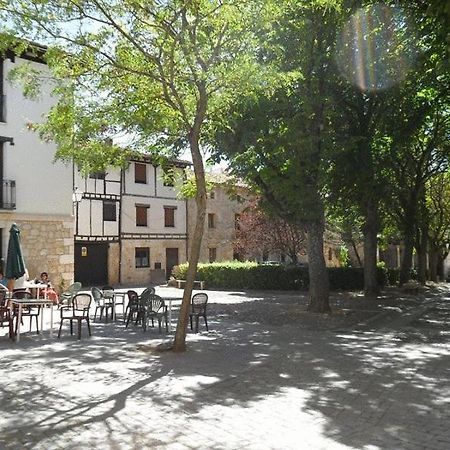 Hotel Rey Chindasvinto Covarrubias Buitenkant foto