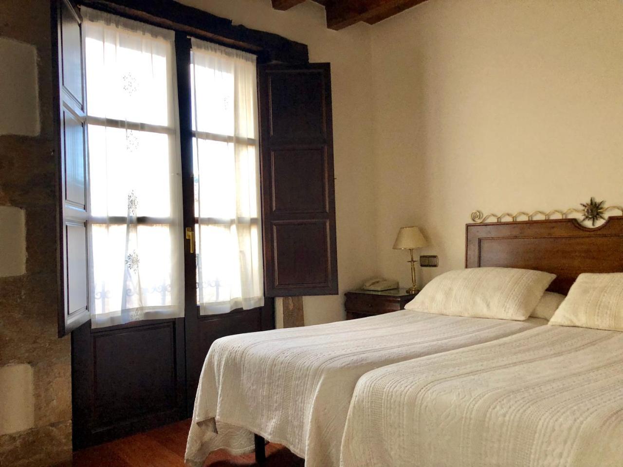 Hotel Rey Chindasvinto Covarrubias Buitenkant foto
