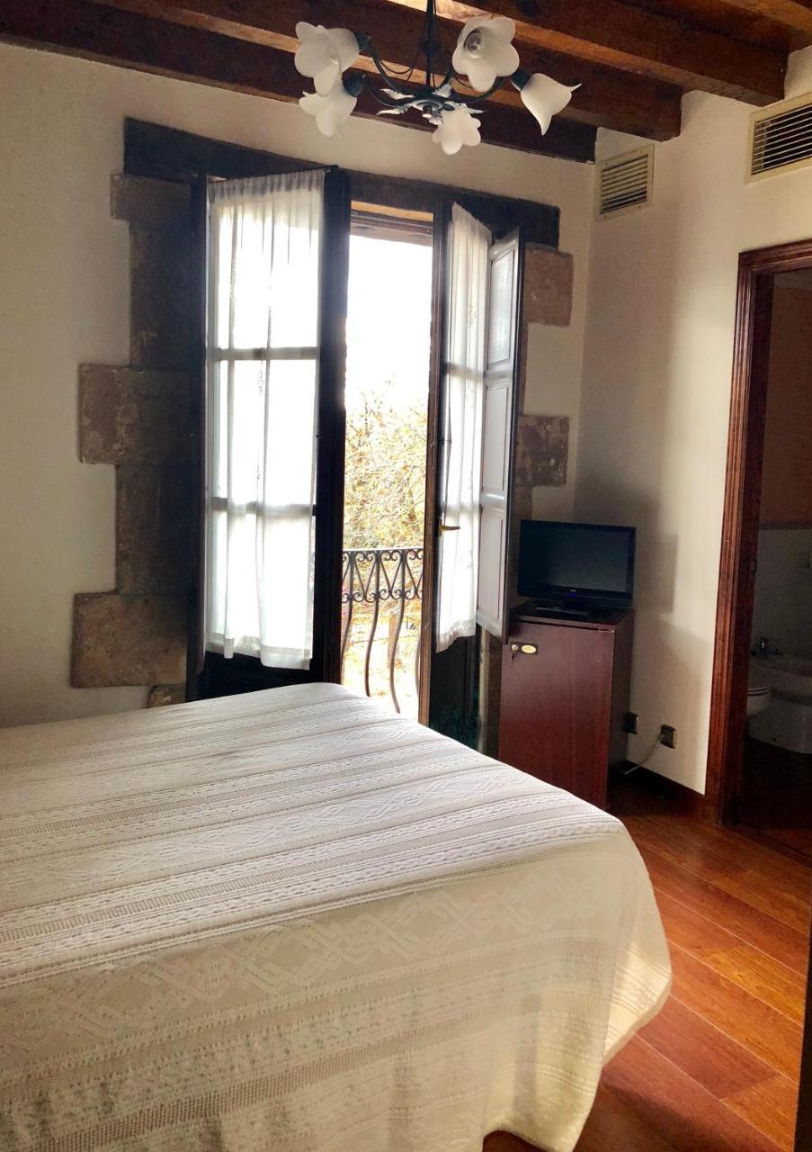 Hotel Rey Chindasvinto Covarrubias Buitenkant foto
