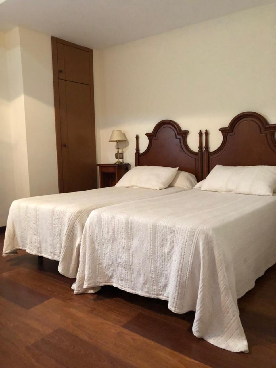 Hotel Rey Chindasvinto Covarrubias Buitenkant foto