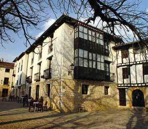 Hotel Rey Chindasvinto Covarrubias Buitenkant foto